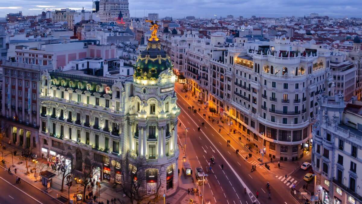 Kredyt hipoteczny w Hiszpanii dla Polaków – jak łatwo kupić wymarzone mieszkanie lub dom